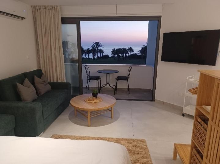 Terrazza Suites パ フォス エクステリア 写真