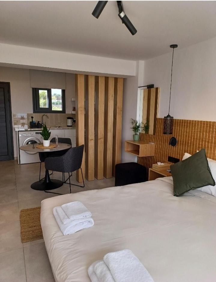 Terrazza Suites パ フォス エクステリア 写真